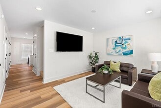 1600 Wards Ferry Rd, Unit Room A in Lynchburg, VA - Building Photo - Building Photo