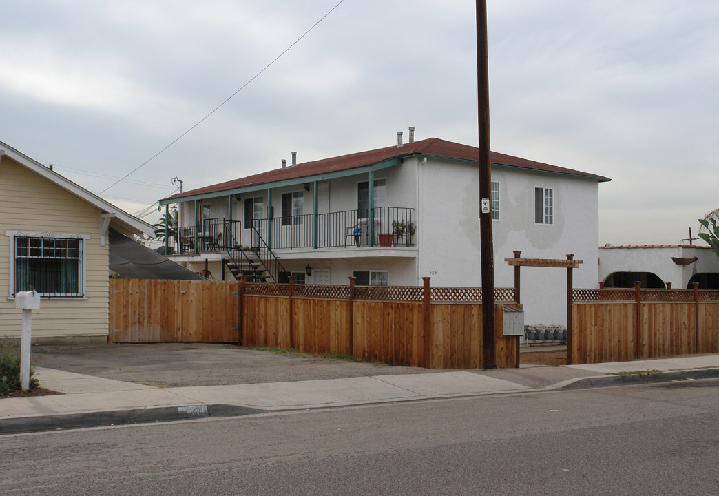 325 Tremont St in Chula Vista, CA - Building Photo