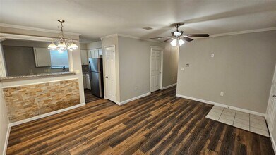 11046 Spottswood Dr in Houston, TX - Building Photo - Building Photo