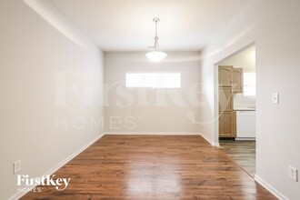 7207 Parklake Pl in Indianapolis, IN - Building Photo - Building Photo