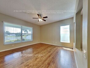 11126 2nd Ave E in Bradenton, FL - Foto de edificio - Building Photo