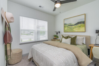 Nexus 485 in Charlotte, NC - Building Photo - Interior Photo