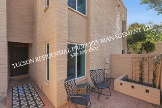 2824 E Sierra Vista Rd in Tucson, AZ - Building Photo - Building Photo