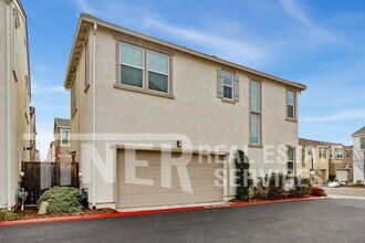 163 Colner Cir in Folsom, CA - Building Photo - Building Photo
