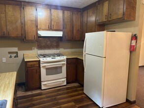 1053 Vineyard Rd in Griffin, GA - Building Photo - Building Photo