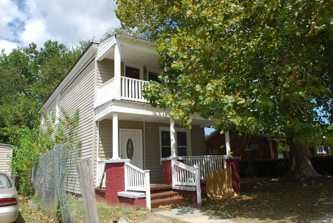 2305 Reservoir Ave in Norfolk, VA - Foto de edificio - Building Photo