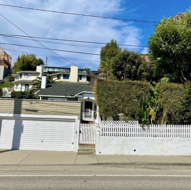 1043 Poli St in Ventura, CA - Building Photo - Building Photo