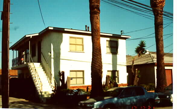 1062 Termino Ave in Long Beach, CA - Building Photo - Building Photo