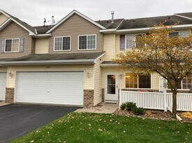 3512 Sterling Heights Dr in River Falls, WI - Building Photo