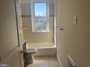 740 Vernon Rd in Philadelphia, PA - Building Photo - Building Photo