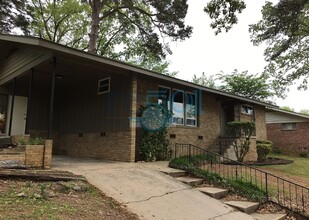 6 Broadmoor Dr in Little Rock, AR - Building Photo - Building Photo