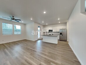 5036 Washington St SE in Olympia, WA - Foto de edificio - Building Photo