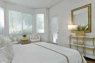 5947 Lake Hennessy Ct in San Jose, CA - Building Photo