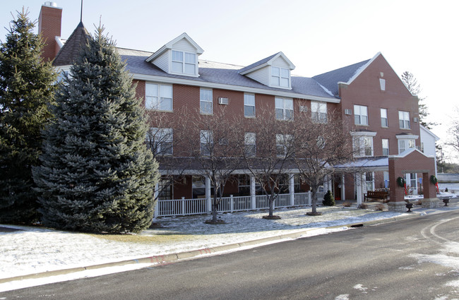 Mississippi Shores (Senior 55+) in Monticello, MN - Foto de edificio - Building Photo