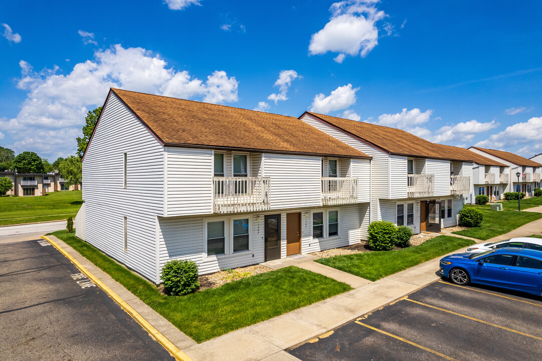 KSU East Townhomes - Student Housing in Kent, OH - Building Photo