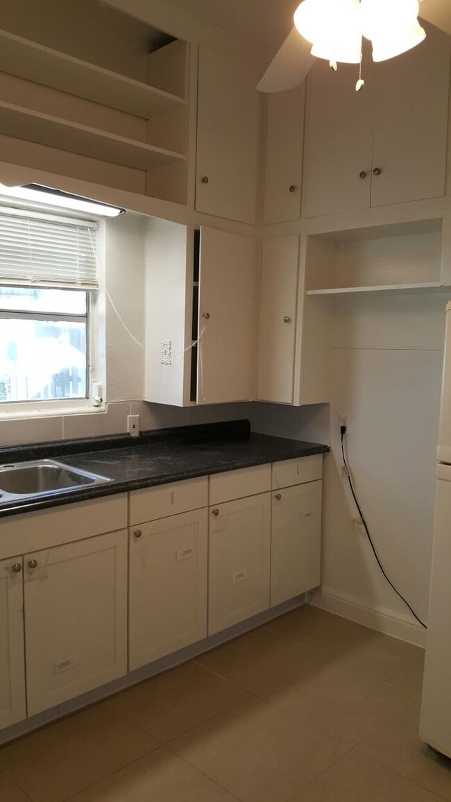 319 Kenilworth Blvd, Unit 319