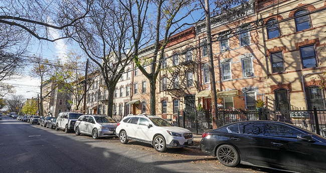 417 Menahan St in Brooklyn, NY - Building Photo - Building Photo