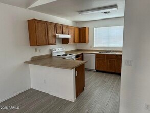 10520 W Mohave St in Tolleson, AZ - Building Photo - Building Photo