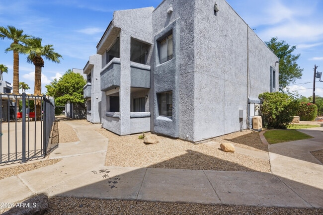 property at 4410 N Longview Ave