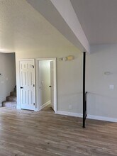 3310 Magnums Way in Redding, CA - Foto de edificio - Building Photo