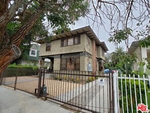 2108 Oak St in Los Angeles, CA - Building Photo - Building Photo