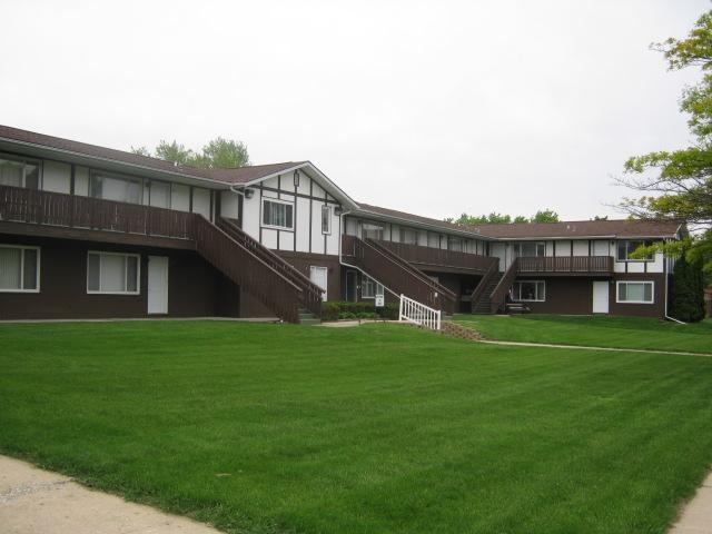 700 Wisconsin St in Charles City, IA - Building Photo