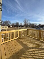 1028 Castlewood Dr in Brookings, SD - Building Photo