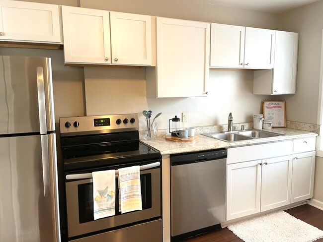 5211 N Diversey Blvd, Unit 5211