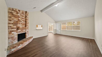 13211 Gerrards Cross Dr in Houston, TX - Building Photo - Building Photo