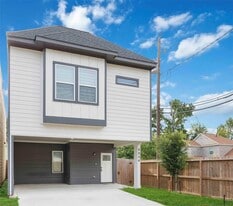 8804 Knox St in Houston, TX - Building Photo