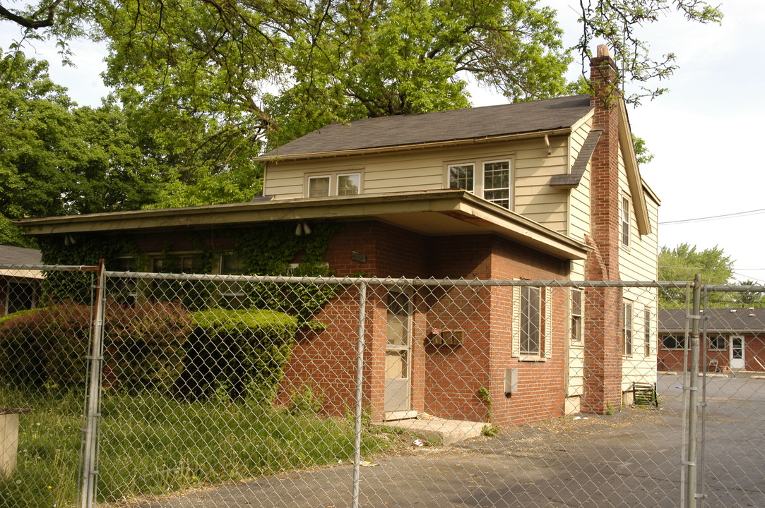 485 Kenilworth Ave in Glen Ellyn, IL - Building Photo