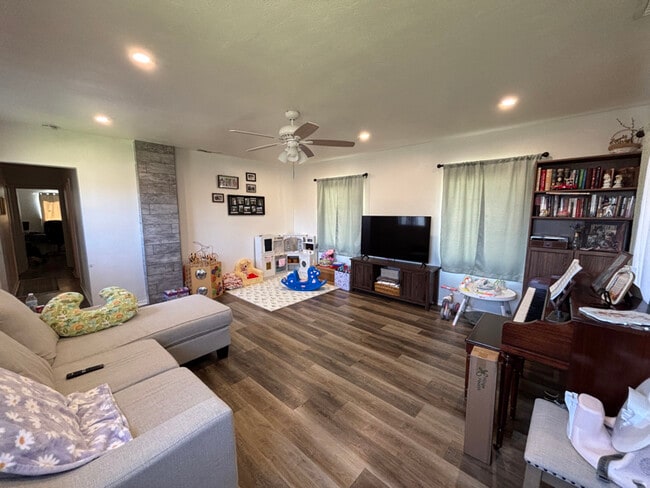 257 W 25th St in San Bernardino, CA - Building Photo - Building Photo