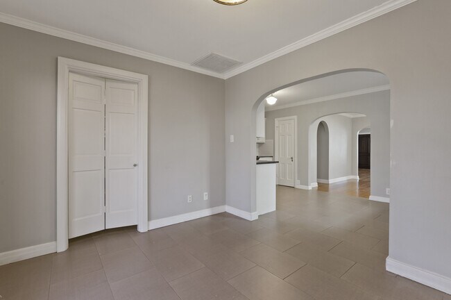 7115 La Vista Dr in Dallas, TX - Building Photo - Building Photo
