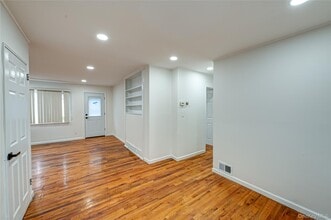 10 Gerhard Rd in Plainview, NY - Building Photo - Building Photo