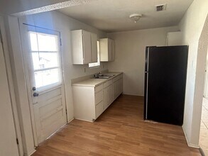 101 S Gillis St in Fort Stockton, TX - Building Photo - Building Photo