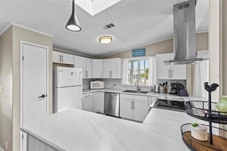 611 La Jolla Cir in North Port, FL - Building Photo - Building Photo