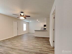 10122 Cerritos dr in Cut And Shoot, TX - Building Photo - Building Photo