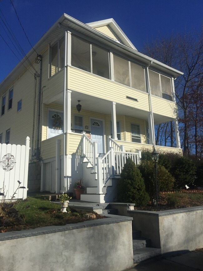 18 Cypress Rd