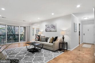 11415 Commonwealth Dr, Unit 202 in Rockville, MD - Building Photo - Building Photo