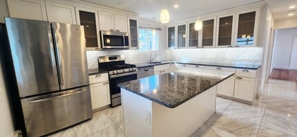 113 Coleridge St, Unit 1 in Boston, MA - Building Photo - Building Photo