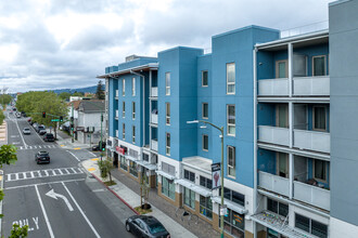 Nuevo Pacto in Oakland, CA - Foto de edificio - Building Photo