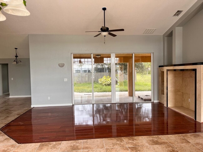 1301 SW Gahaf Ave in Port St. Lucie, FL - Building Photo - Building Photo