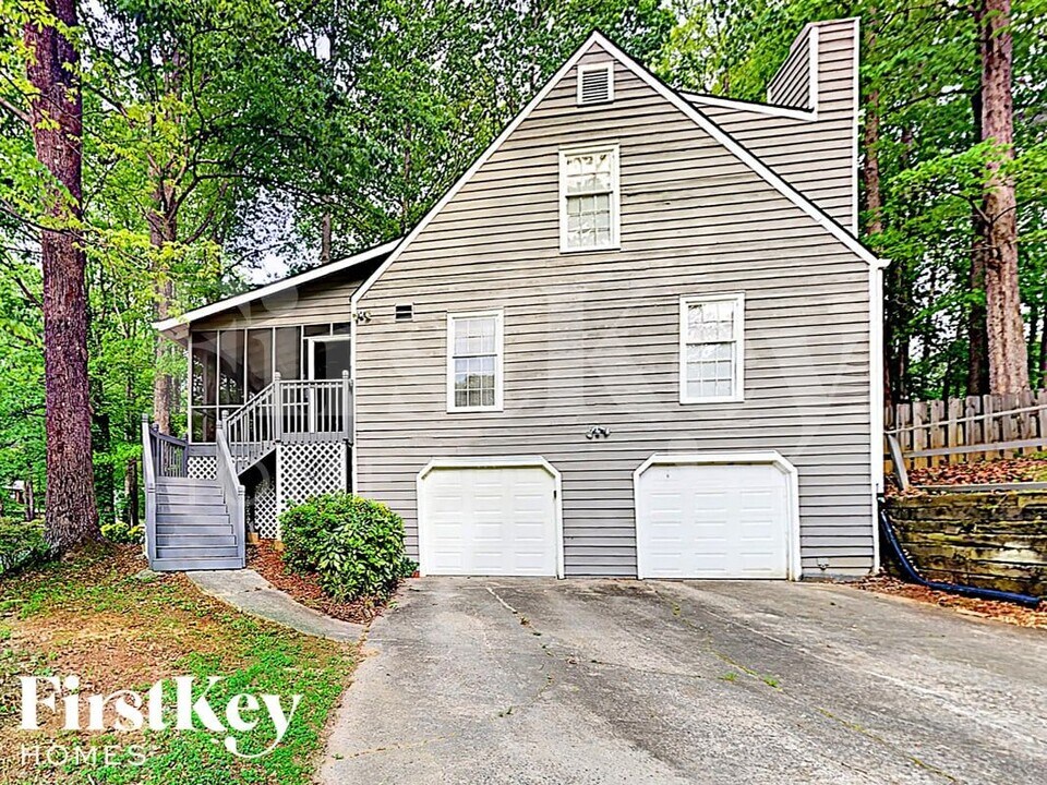 2765 Rock Creek Dr in Marietta, GA - Building Photo