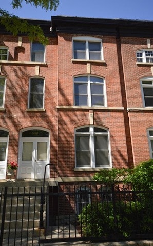 556 W Belden Ave, Unit 3rd Floor