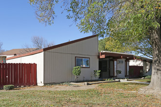 Mendota Gardens Apartments in Mendota, CA - Building Photo - Building Photo