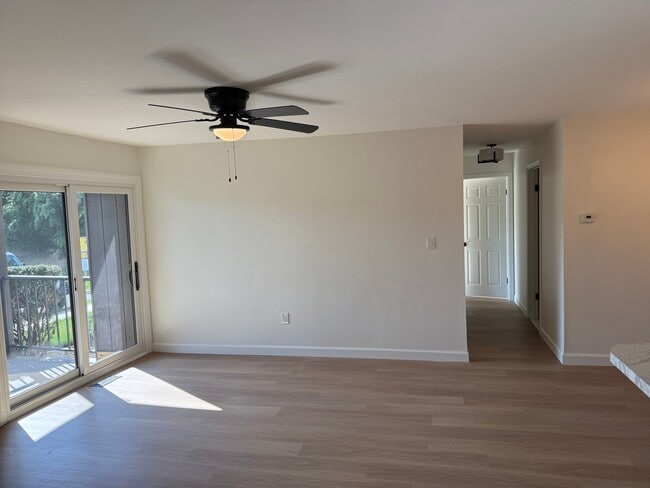 35 Gena Ct in Hamilton Township, NJ - Building Photo - Building Photo