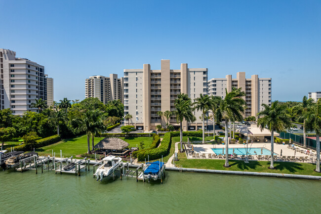 Vanderbilt Landings in Naples, FL - Building Photo - Building Photo