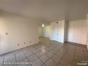4450 Sandy River Dr in Las Vegas, NV - Building Photo - Building Photo