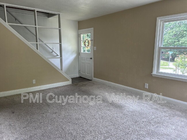property at 2364 Suncrest Dr