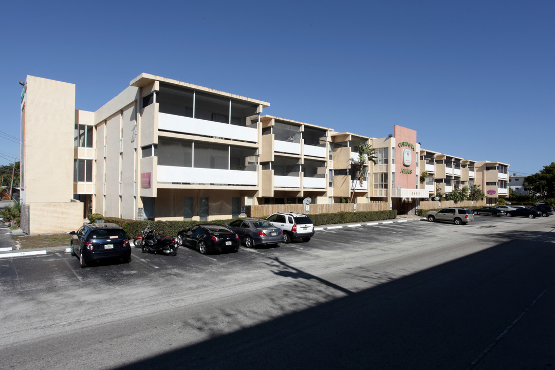 Cordova Arms Apartments in Fort Lauderdale, FL - Building Photo